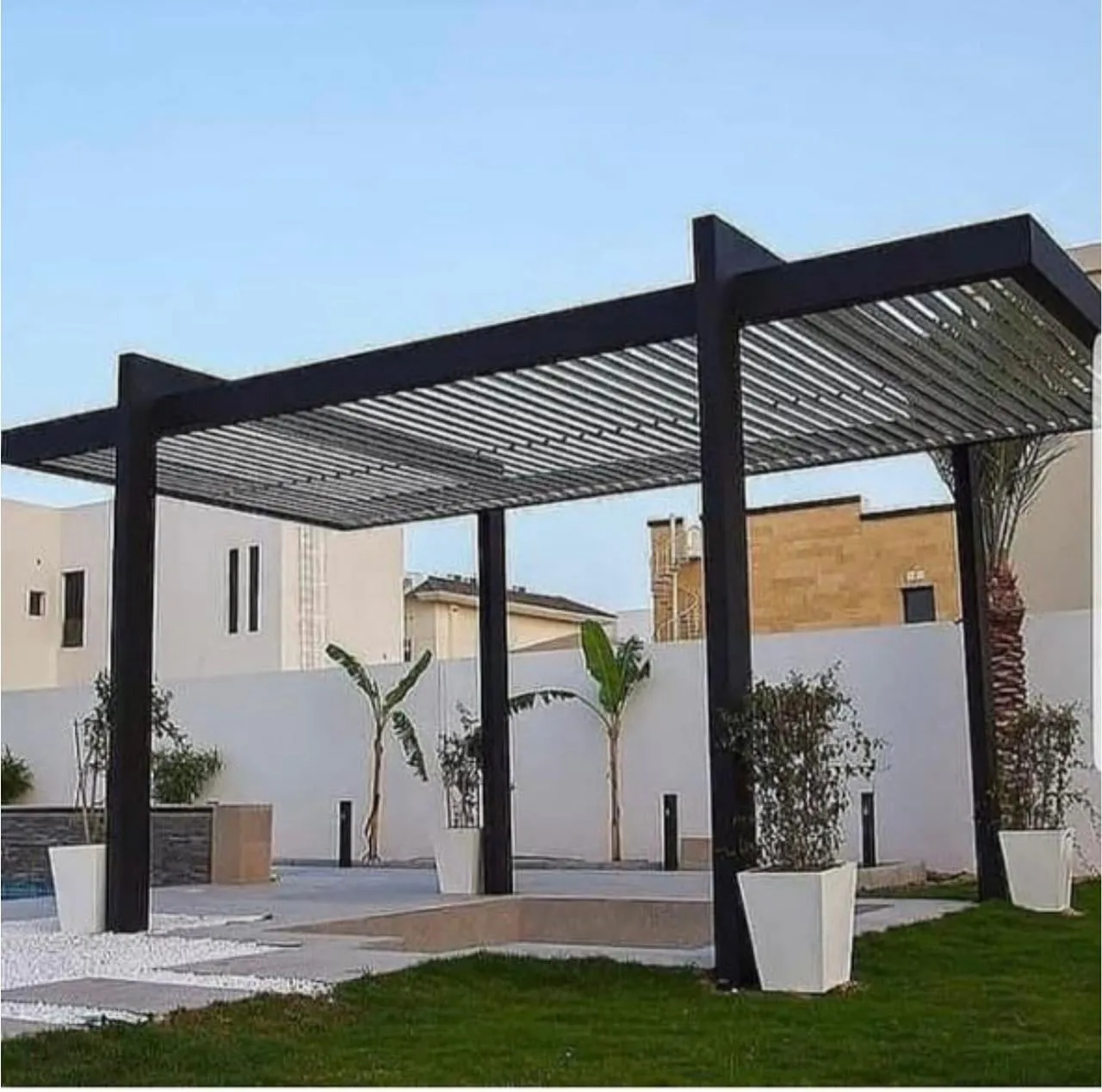 مظلات وسواتر