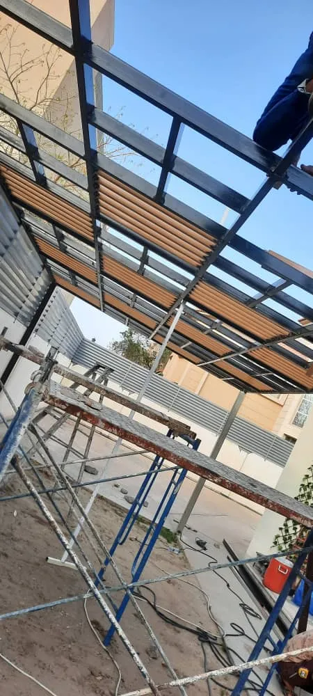 مظلات وسواتر