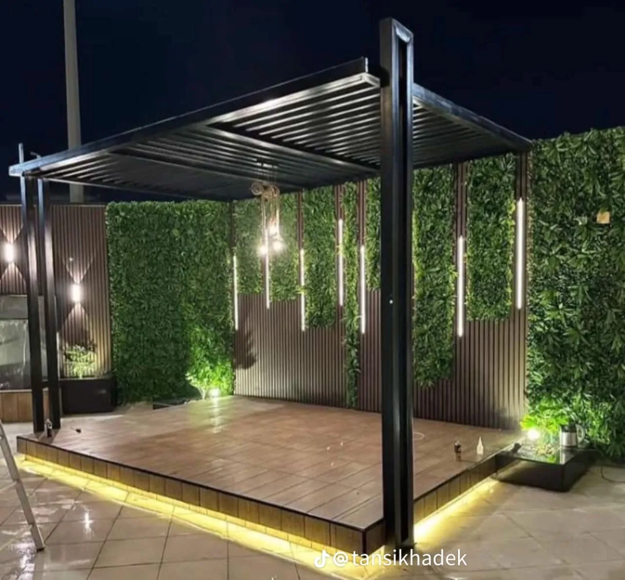 مظلات وسواتر