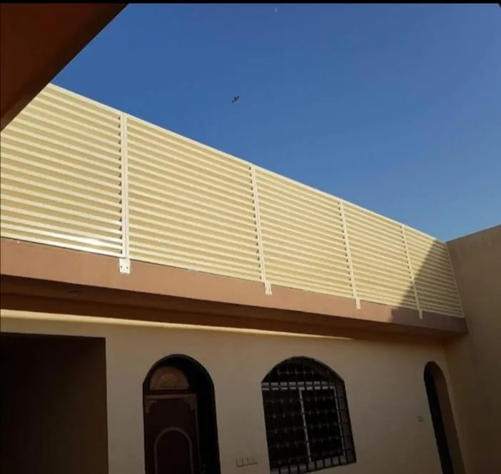 مظلات وسواتر